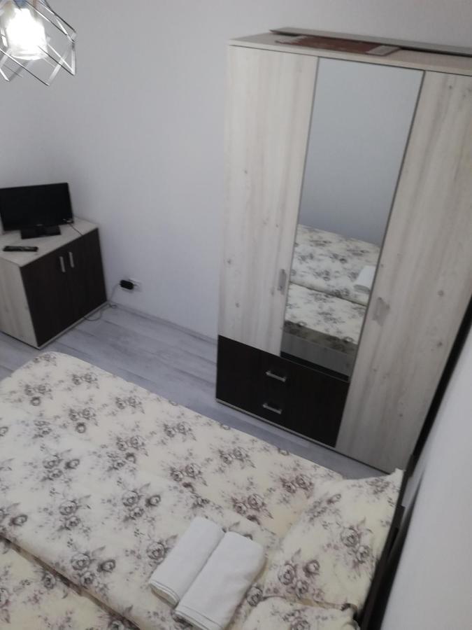 Apartament Brezoi公寓 外观 照片